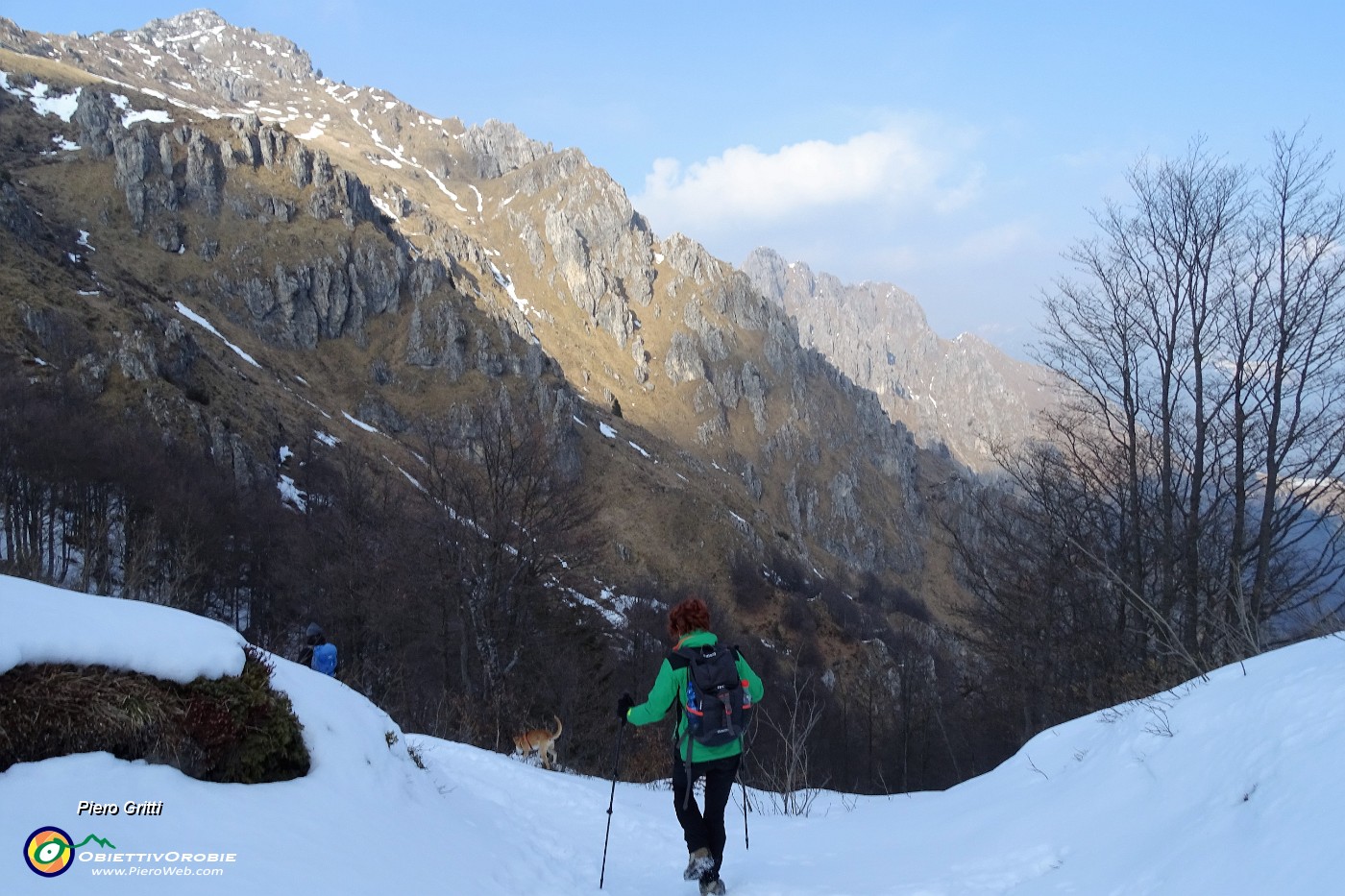 88 Scendiamo dal Passo...la neve aumenta !.JPG